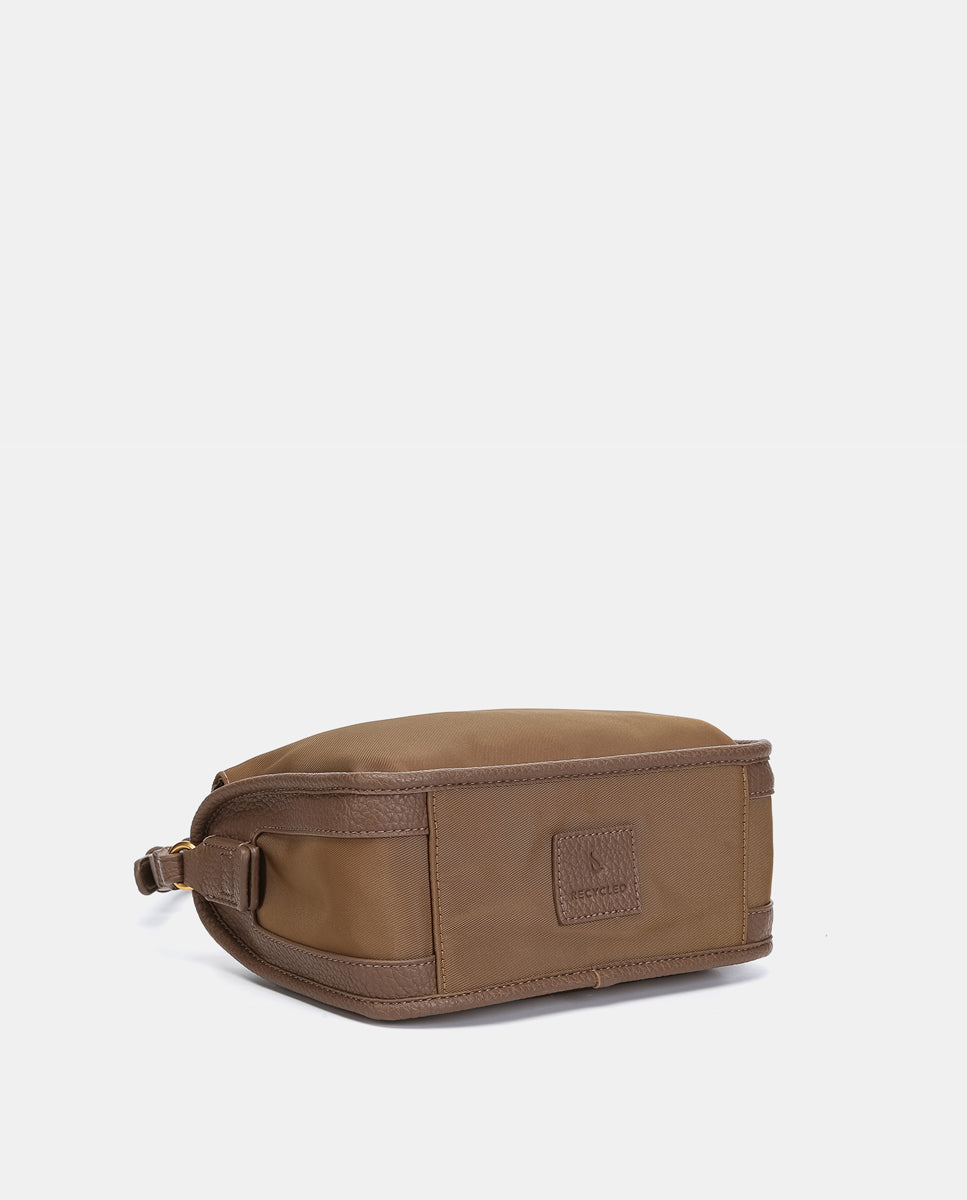 abbacino-bandolera-camel-tejido-reciclado-sport-casual image 4