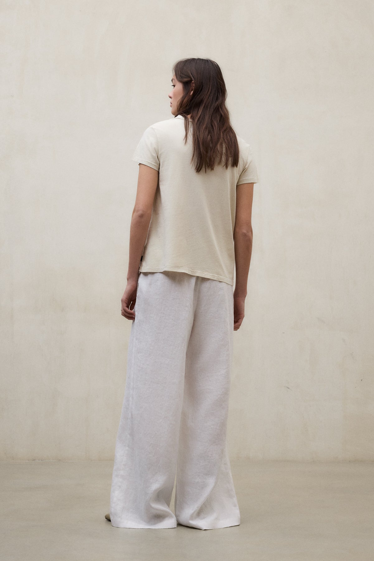 camiseta-ecoalf-keile-beige-de-mujer-100-algod-n-regenerativo-te-ida-con-pigment image 3