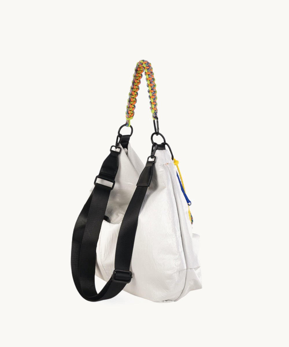 kbas-urban-rania-hobo-nylon-blanco-con-asa-trenzada image 2