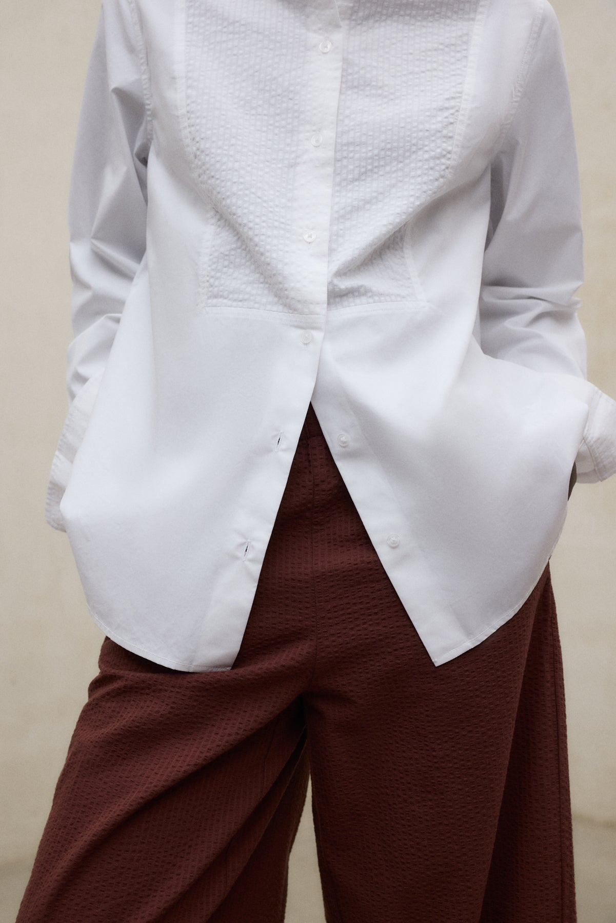 camisa-agnes-blanca-ecoalf-de-70-algod-n-org-nico-fit-regular-con-botones image 4