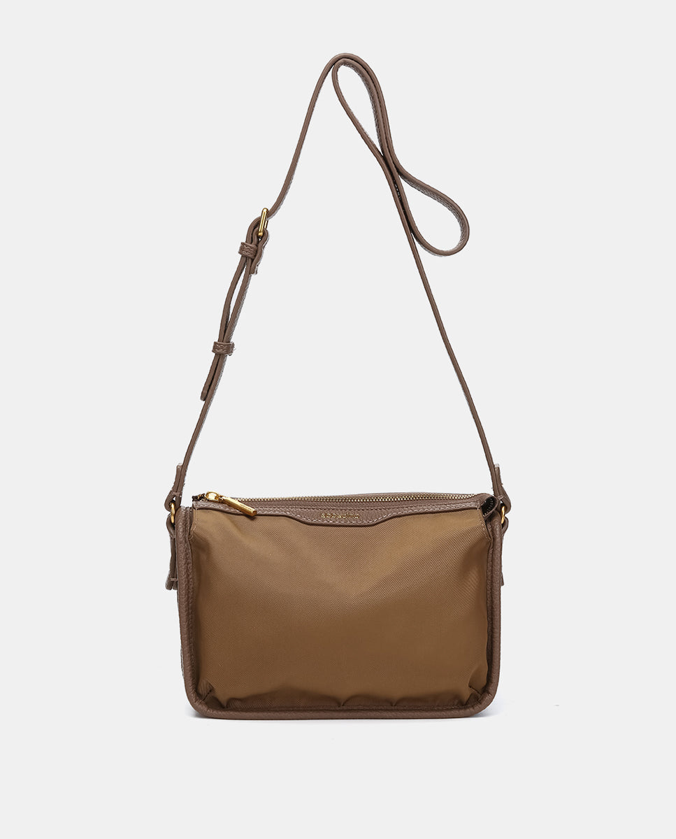 abbacino-bandolera-camel-tejido-reciclado-sport-casual image 1
