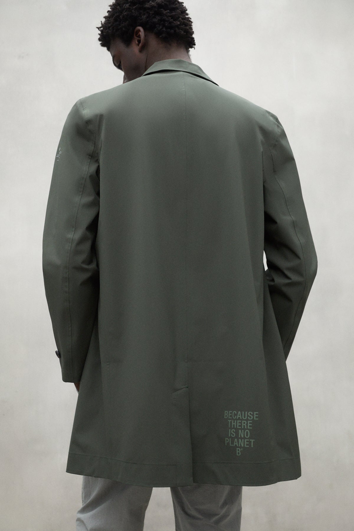 chaqueta-nimega-de-ecoalf-para-hombre-verde-poli-ster-reciclado-3-4-impermeable image 2