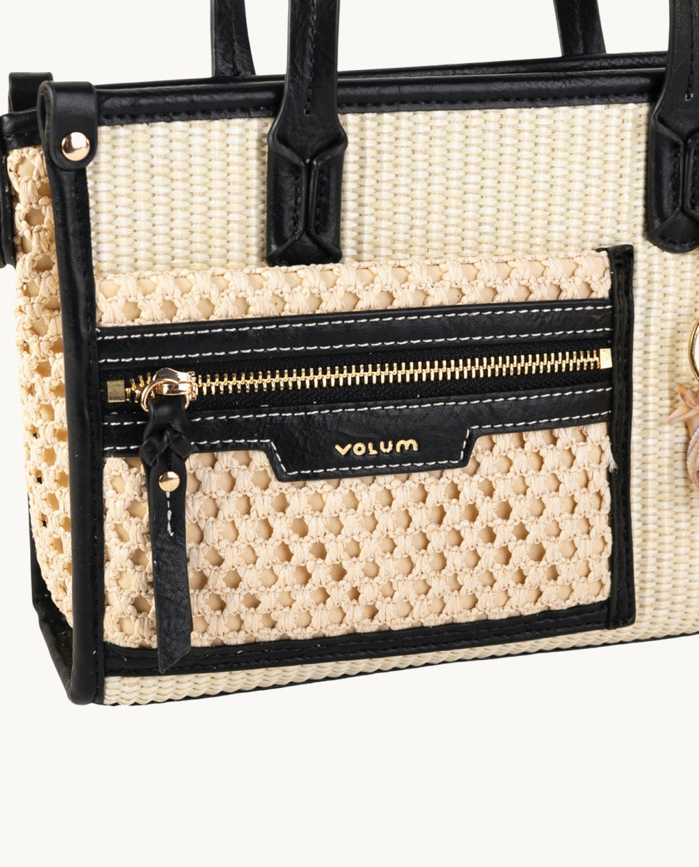 bolso-de-mano-urban-briana-kbas-de-rafia-blanca-con-detalles-negros image 7