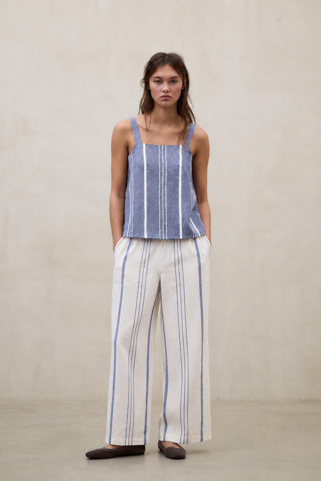 ecoalf-pantal-n-mossi-de-rayas-blanco-de-mujer-lino-80-fit-relajado-y-pierna-anc image 2