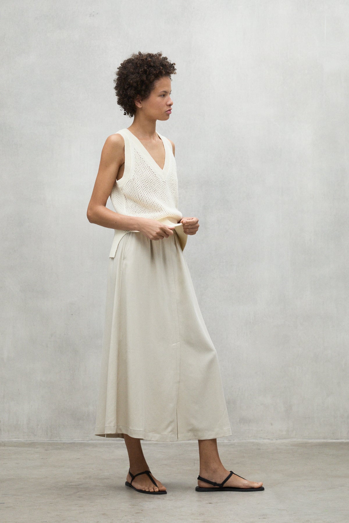 jersey-colda-beige-de-ecoalf-para-mujer-45-algod-n-reciclado-punto-calado-fit-re image 2