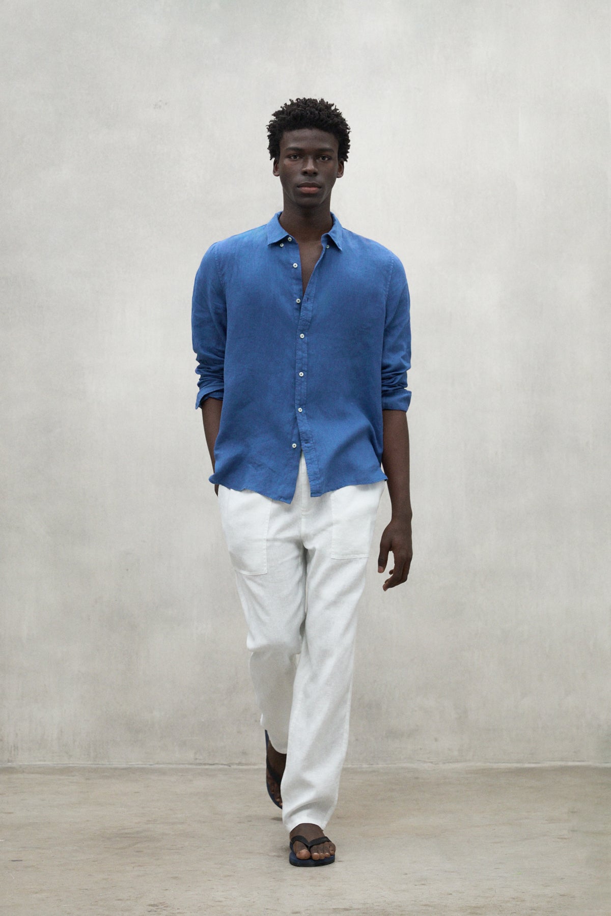 camisa-malibu-de-ecoalf-para-hombre-azul-100-lino-fit-regular-cuello-abotonado-y image 1