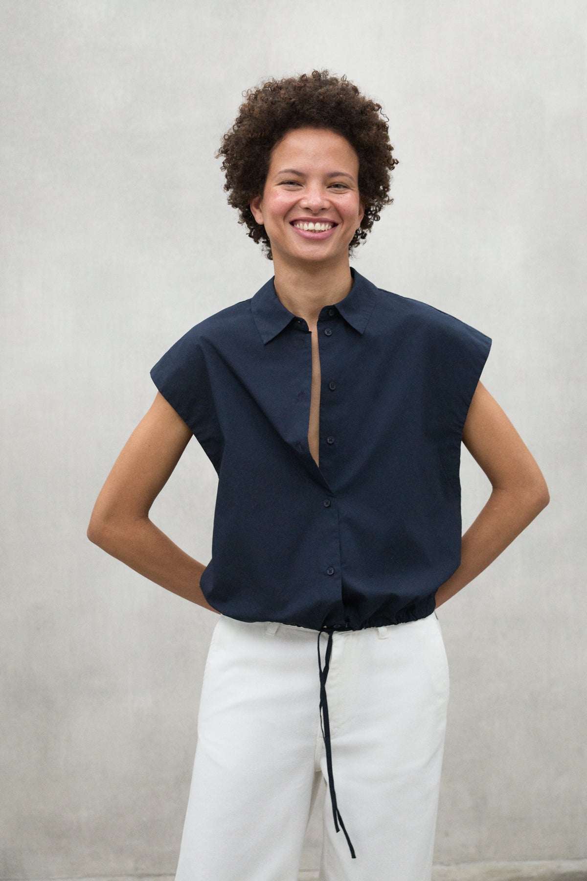 camisa-ecoalf-faye-azul-marino-de-algod-n-reciclado-para-mujer image 4