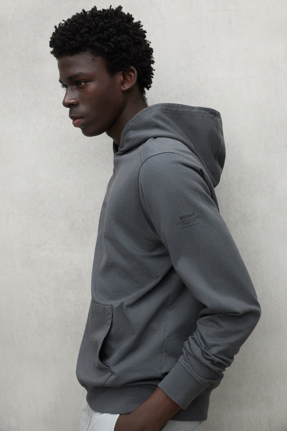 sudadera-ecoalf-barca-gris-oscuro-hombre-50-algod-n-org-nico-y-50-reciclado-fit- image 4