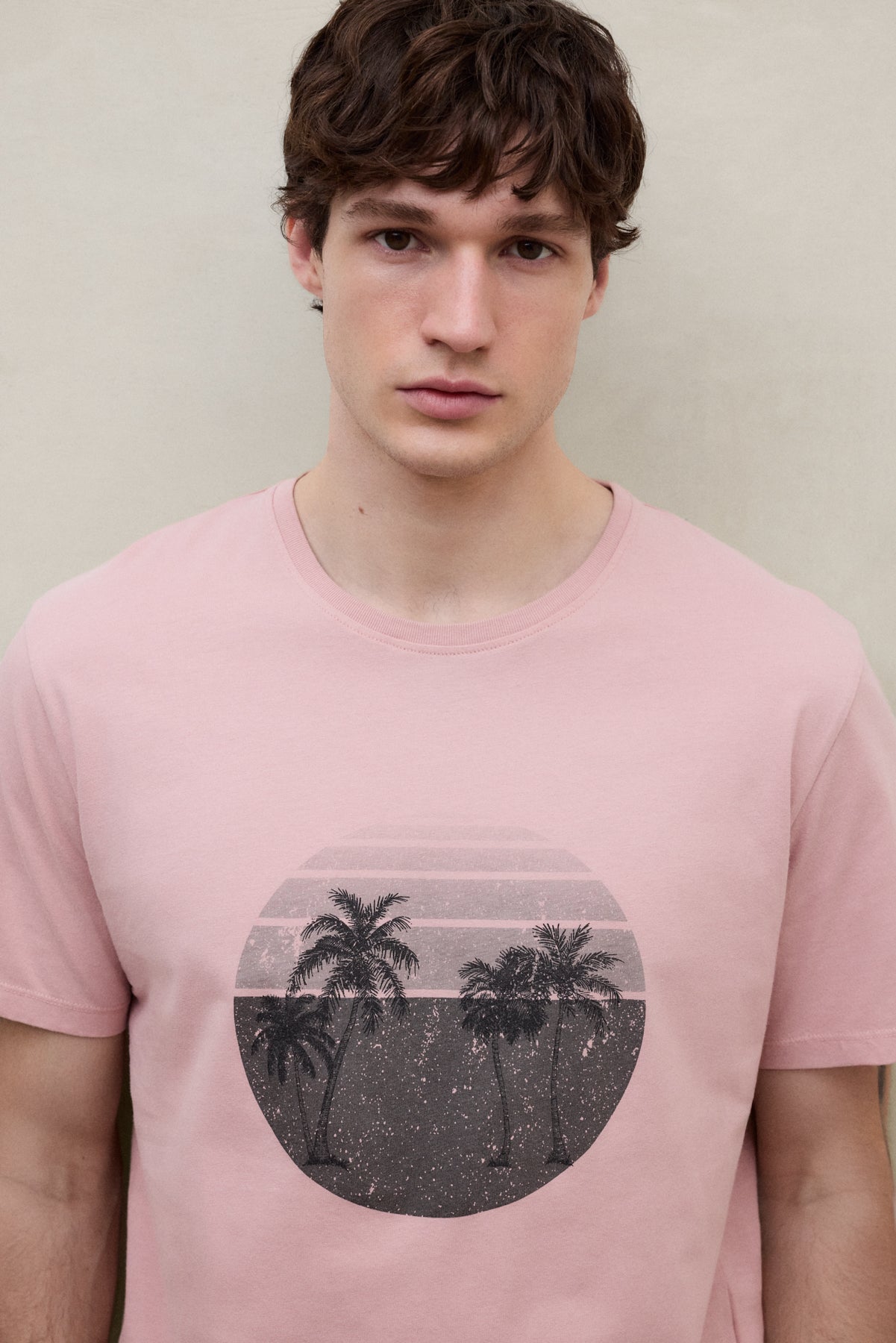 ecoalf-camiseta-ros-rosa-de-hombre-50-algod-n-org-nico-fit-regular-estampado-des image 4