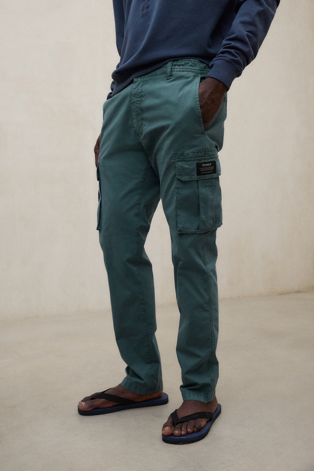 ecoalf-pantalones-ethicargo-verde-64-algod-n-regenerativo-tintados-con-pigmentos image 3