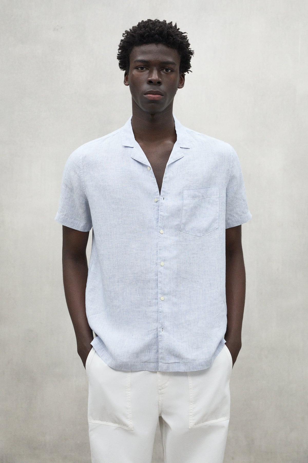 ecoalf-camisa-sutar-azul-marino-y-blanca-de-lino-para-hombre-fit-regular image 2