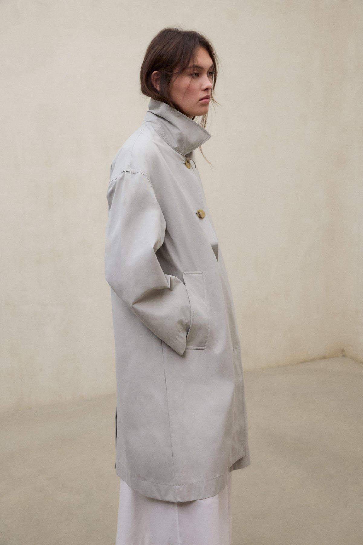 chaqueta-stong-beige-de-ecoalf-para-mujer-poli-ster-reciclado-repelente-al-agua- image 6