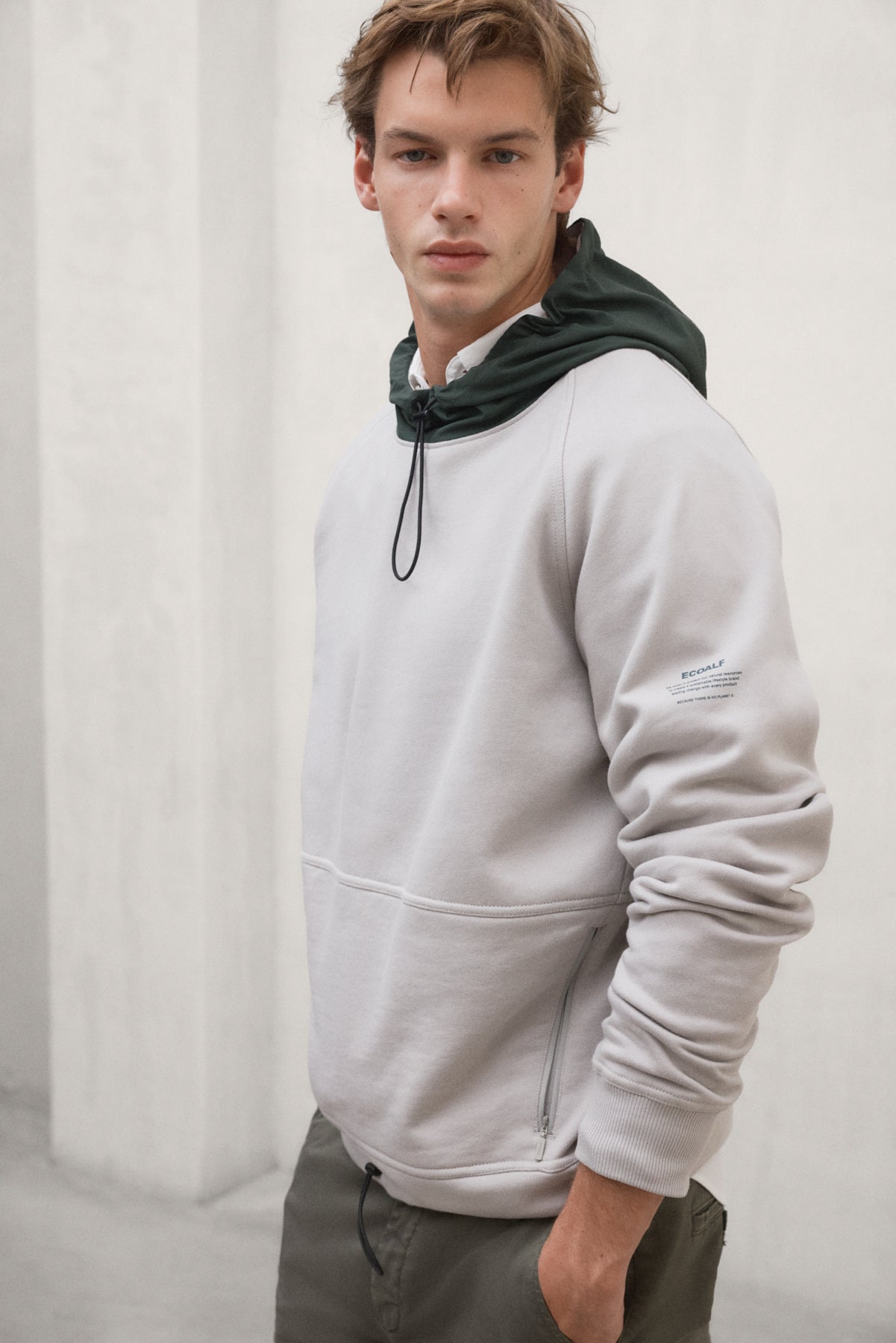 ecoalf-sudadera-jaon-gris-claro-de-algod-n-reciclado-para-hombre image 2