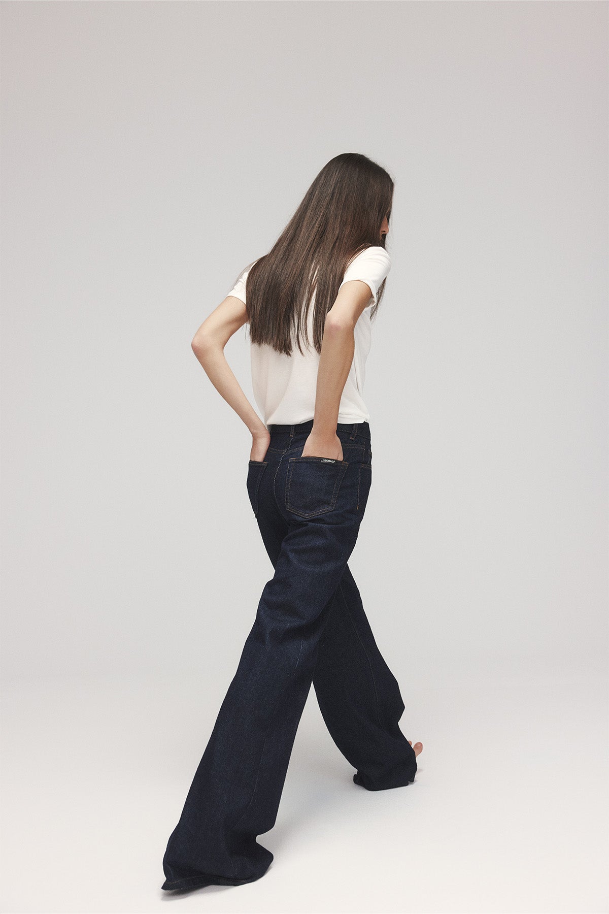 vaquero-ecoalf-nevada-de-mujer-denim-monomaterial-te-ido-en-italia-con-smart-ind image 4