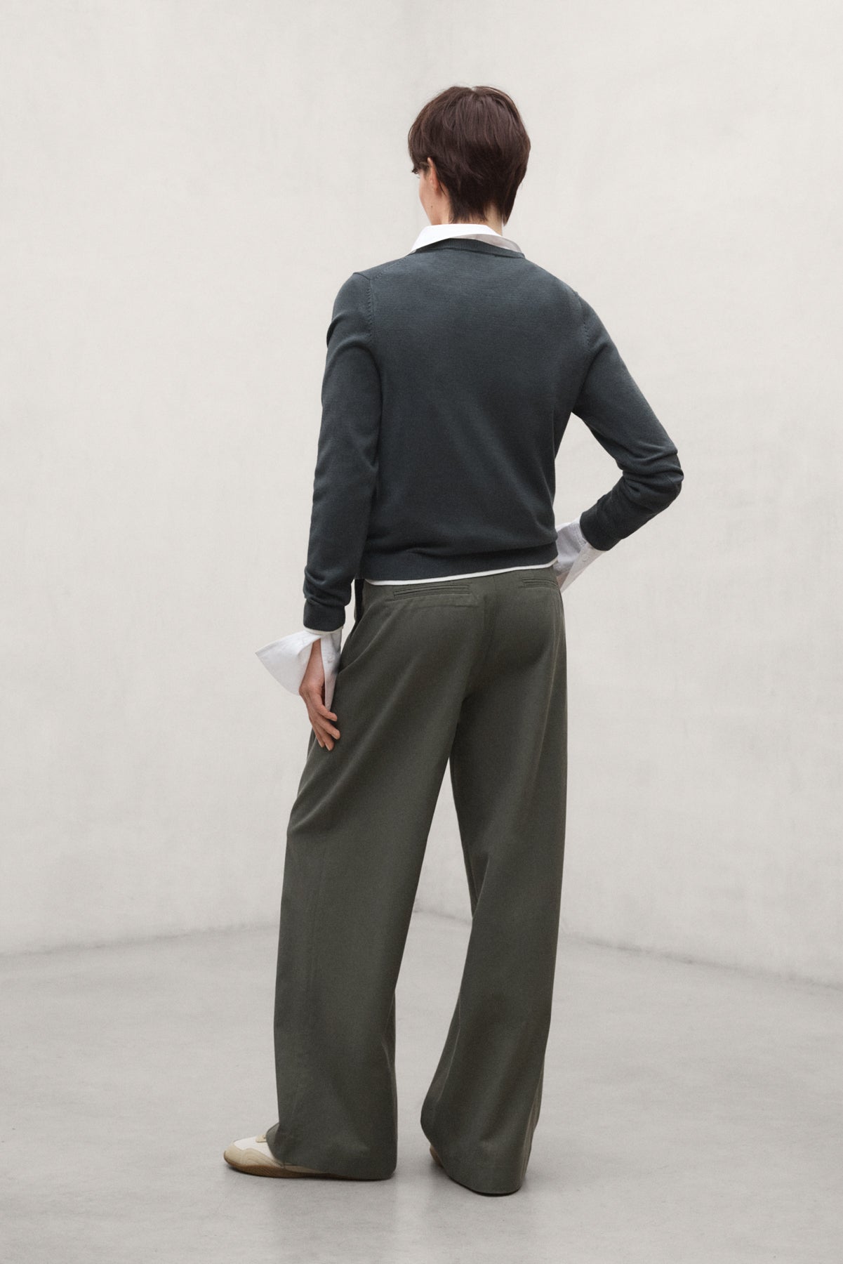 jersey-ares-khaki-de-ecoalf-para-mujer-de-lana-reciclada image 5
