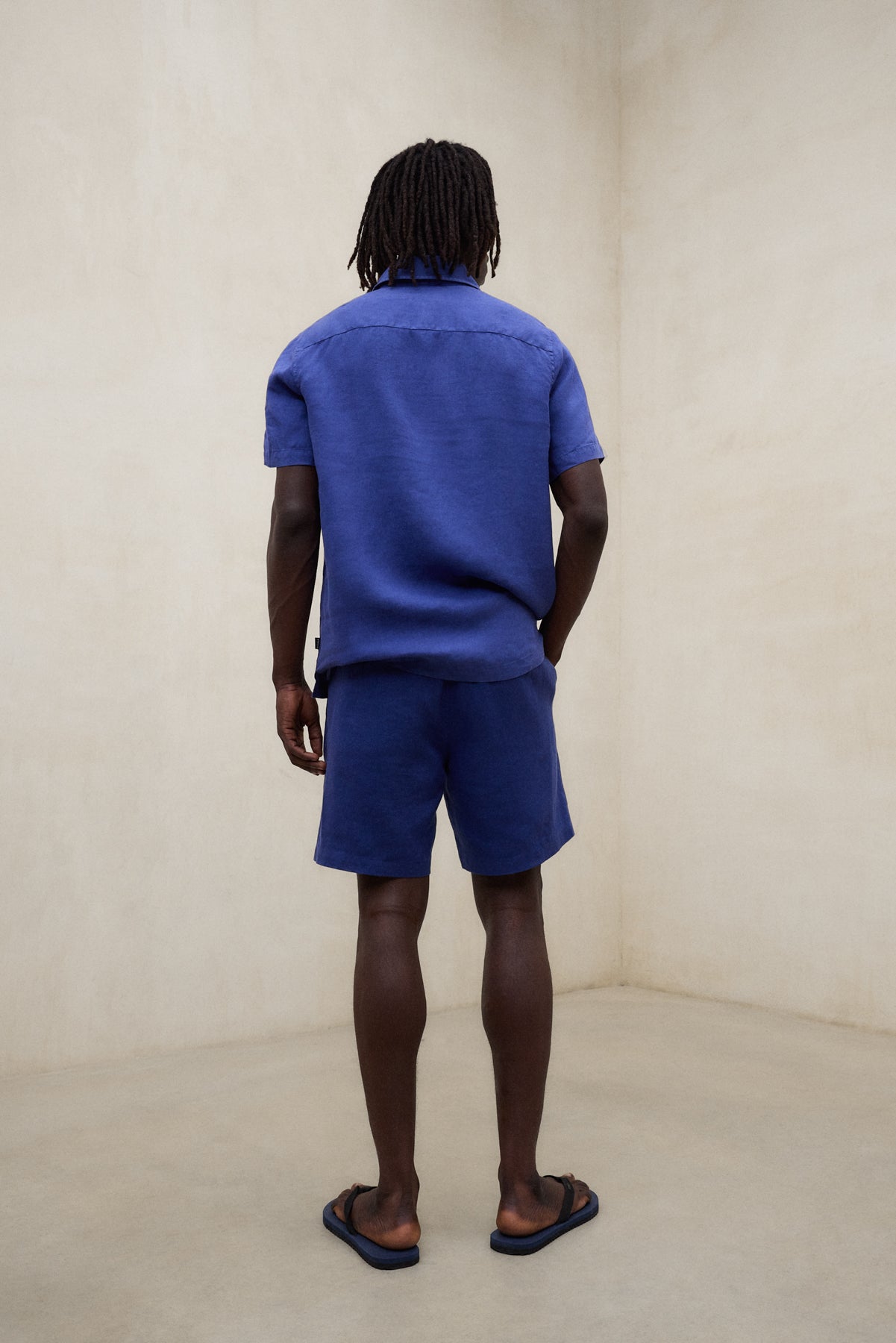 ecoalf-shorts-tika-azules-para-hombre-lino-80-fit-regular-tiro-medio image 2