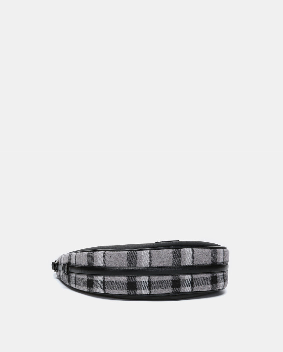 bolso-de-hombro-abbacino-estilo-hobo-en-materiales-reciclados-negro-con-cuadros- image 5
