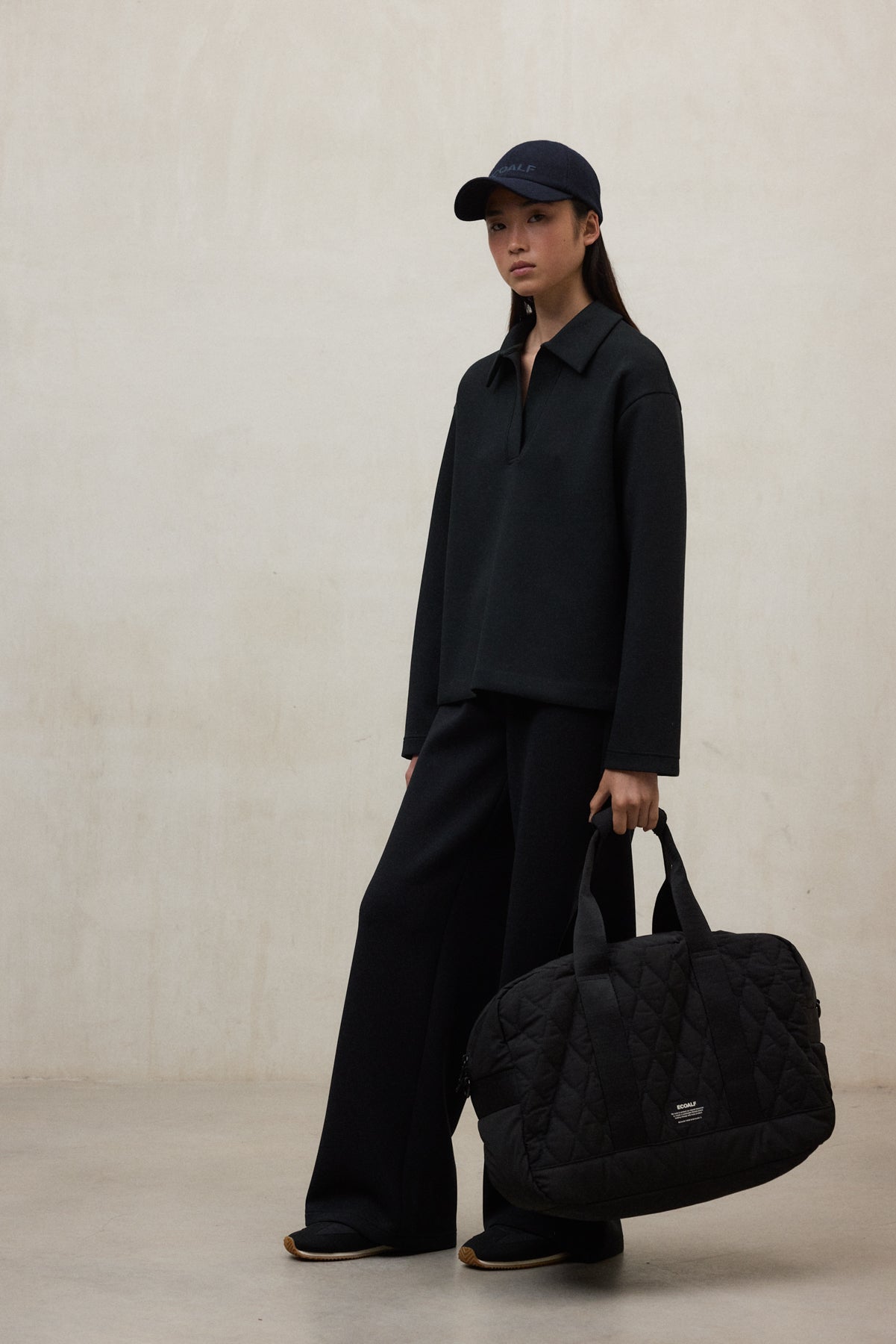 ecoalf-bolsa-duffle-flock-negra-100-poli-ster-reciclado-textile-to-textile-bolsa image 2