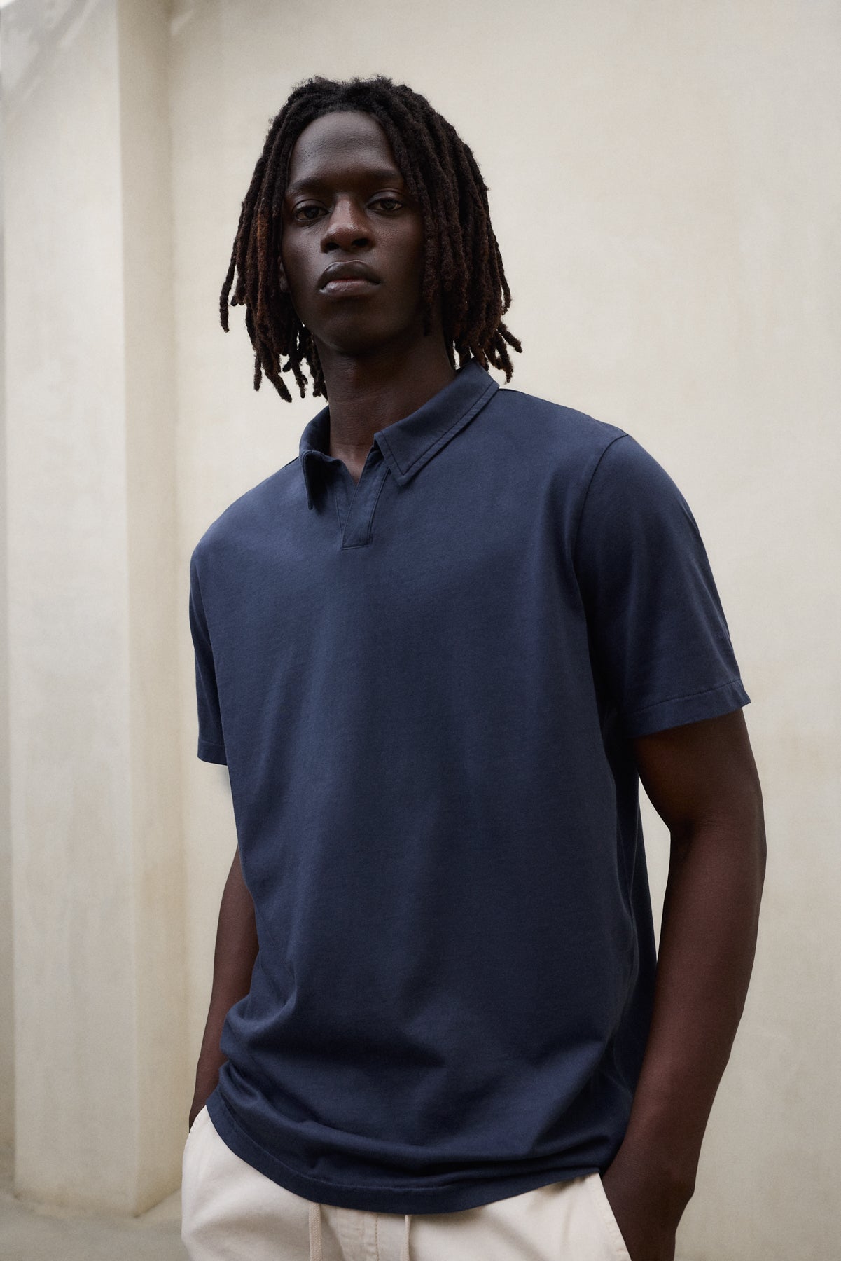 ecoalf-polo-enzo-azul-marino-100-algod-n-reciclado-cuello-johnny-fit-regular image 2