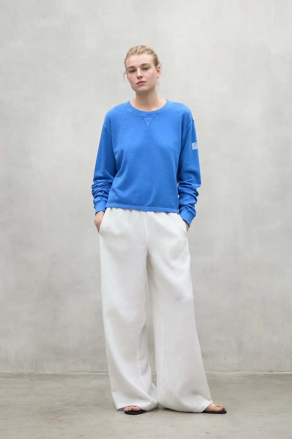 sudadera-ecoalf-rodas-azul-de-algod-n-reciclado-mujer-fit-regular-cuello-redondo image 1