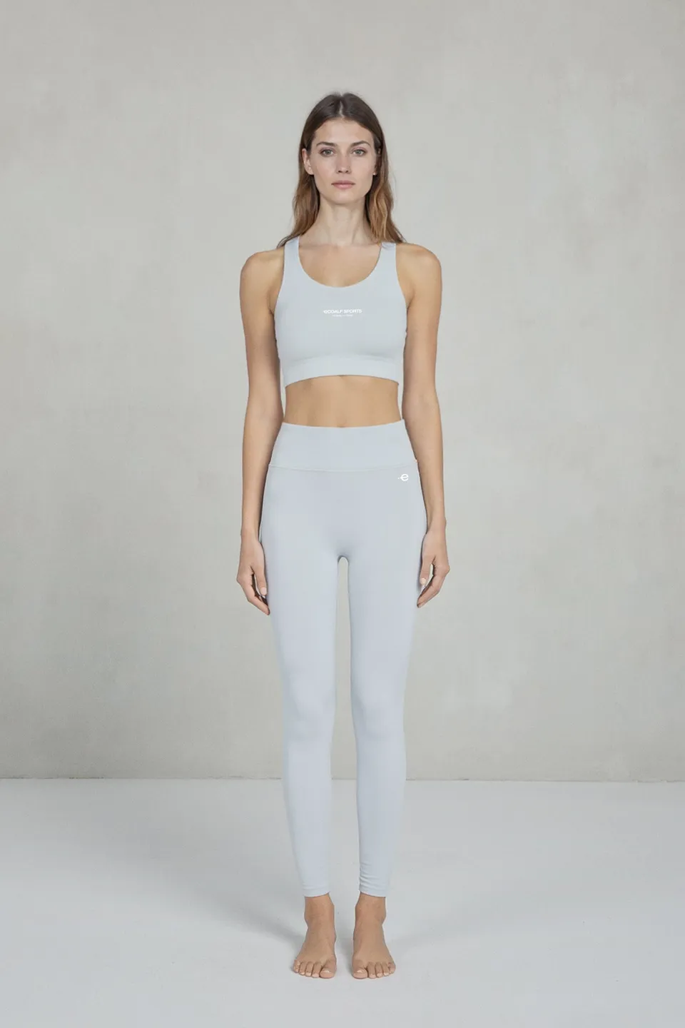 top-watts-gris-ecoalf-76-poliamida-reciclada-y-24-elastano image 1