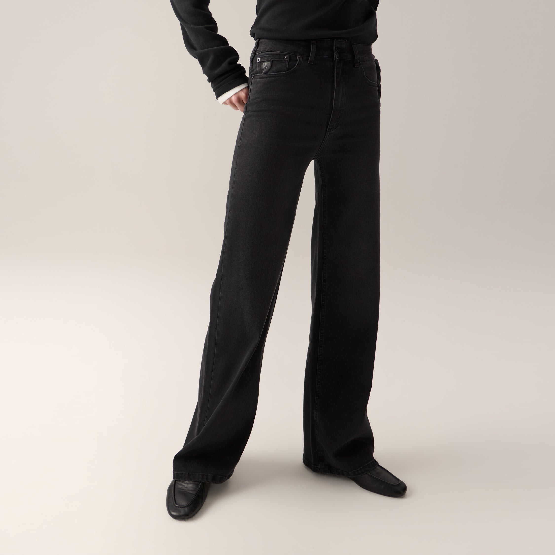 lois-palazzo-jeans-anchos-de-tiro-medio-en-negro image 3