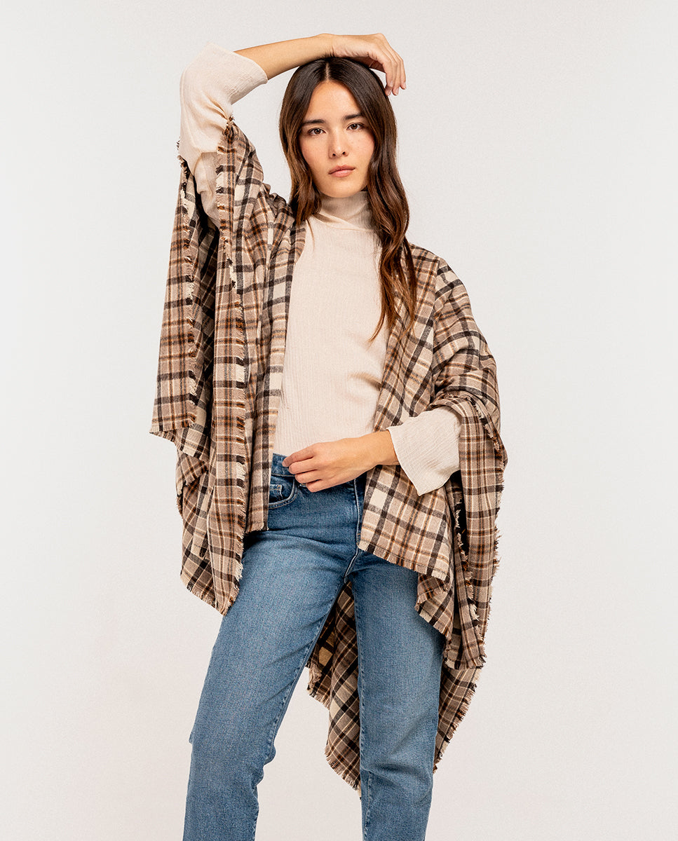 poncho-abbacino-cuadros-escoceses-taupe-con-flecos image 2