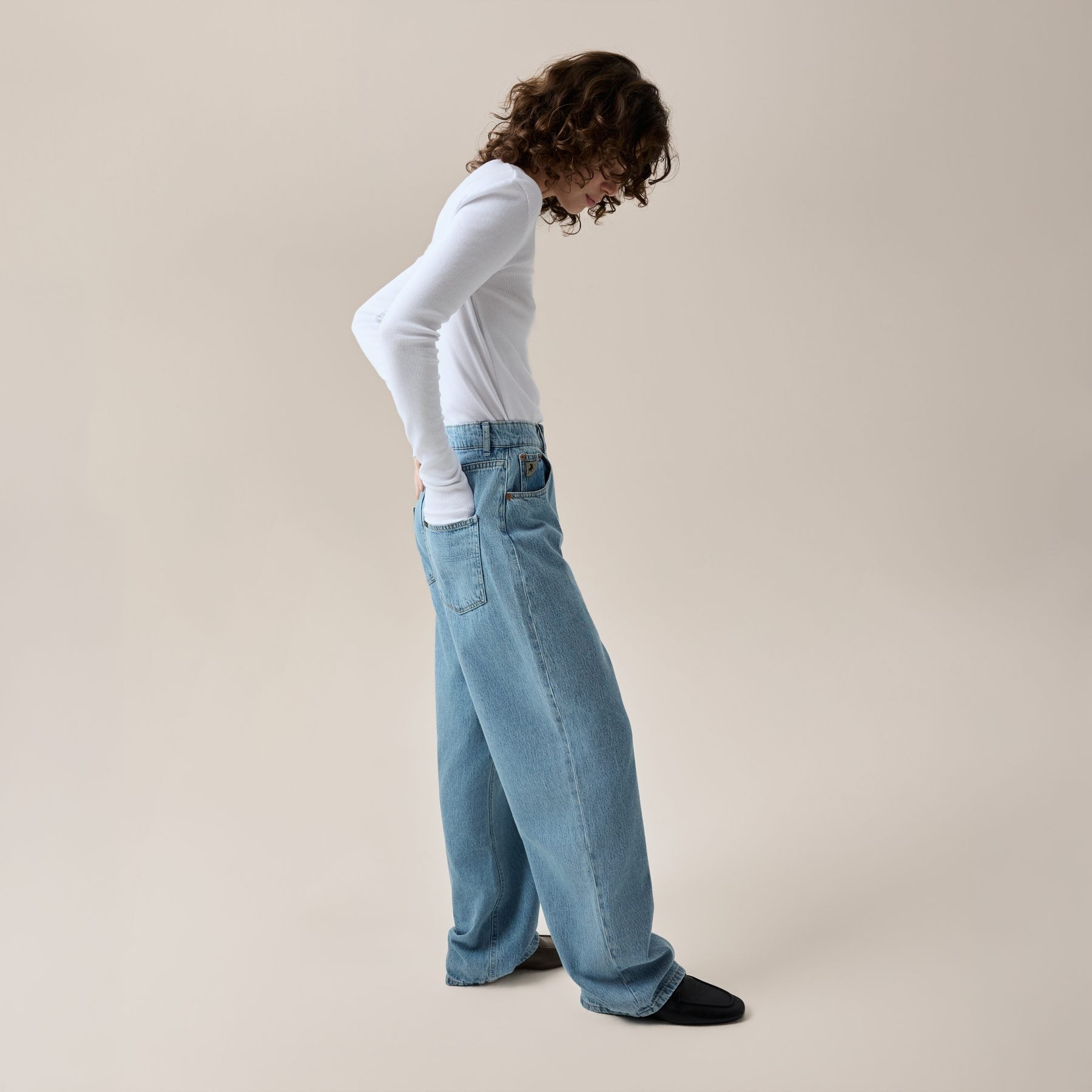 lois-bruna-l-jeans-relaxed-straight-de-mujer-corte-recto-con-pierna-tapered-100- image 2