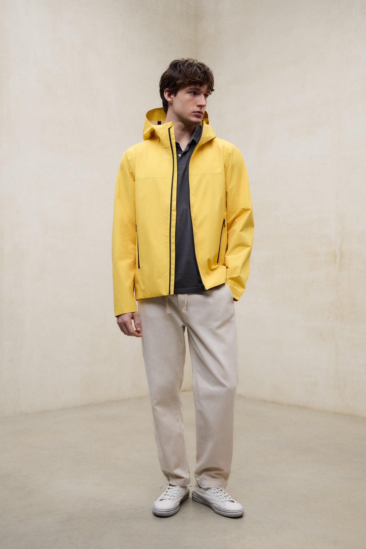 chaqueta-darwin-ecoalf-amarilla-impermeable-3k-transpirable-3k-100-poli-ster-rec image 2