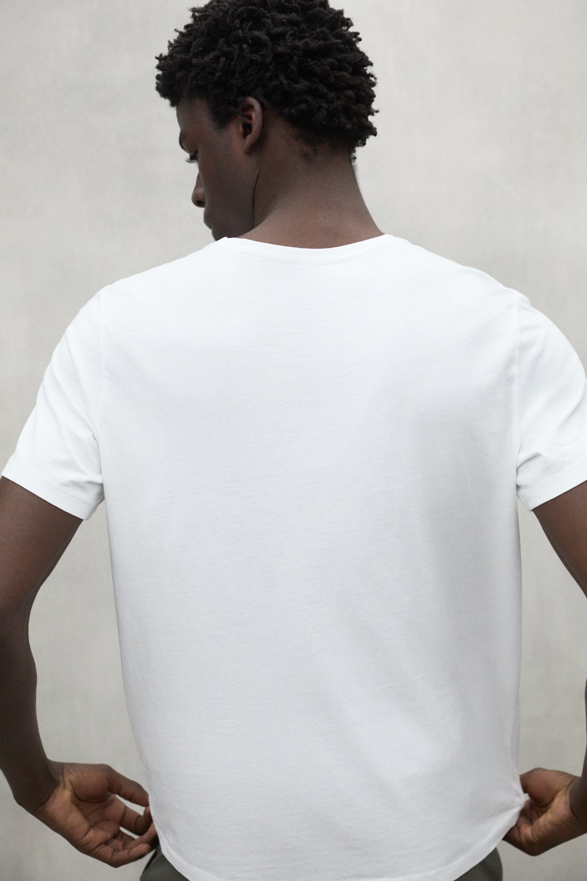 camiseta-vent-blanca-de-hombre-ecoalf-100-algod-n-reciclado-fit-regular-y-vegana image 3