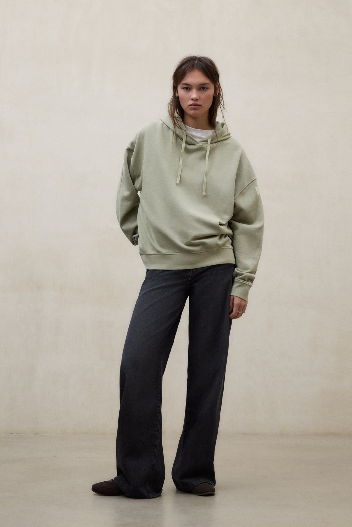 ecoalf-sudadera-bianca-verde-100-algod-n-reciclado-con-capucha-y-cordones image 1