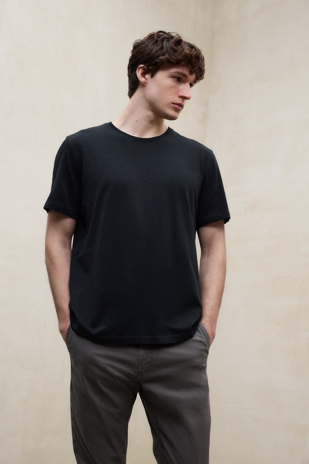 ecoalf-camiseta-vent-negra-de-algod-n-reciclado image 4