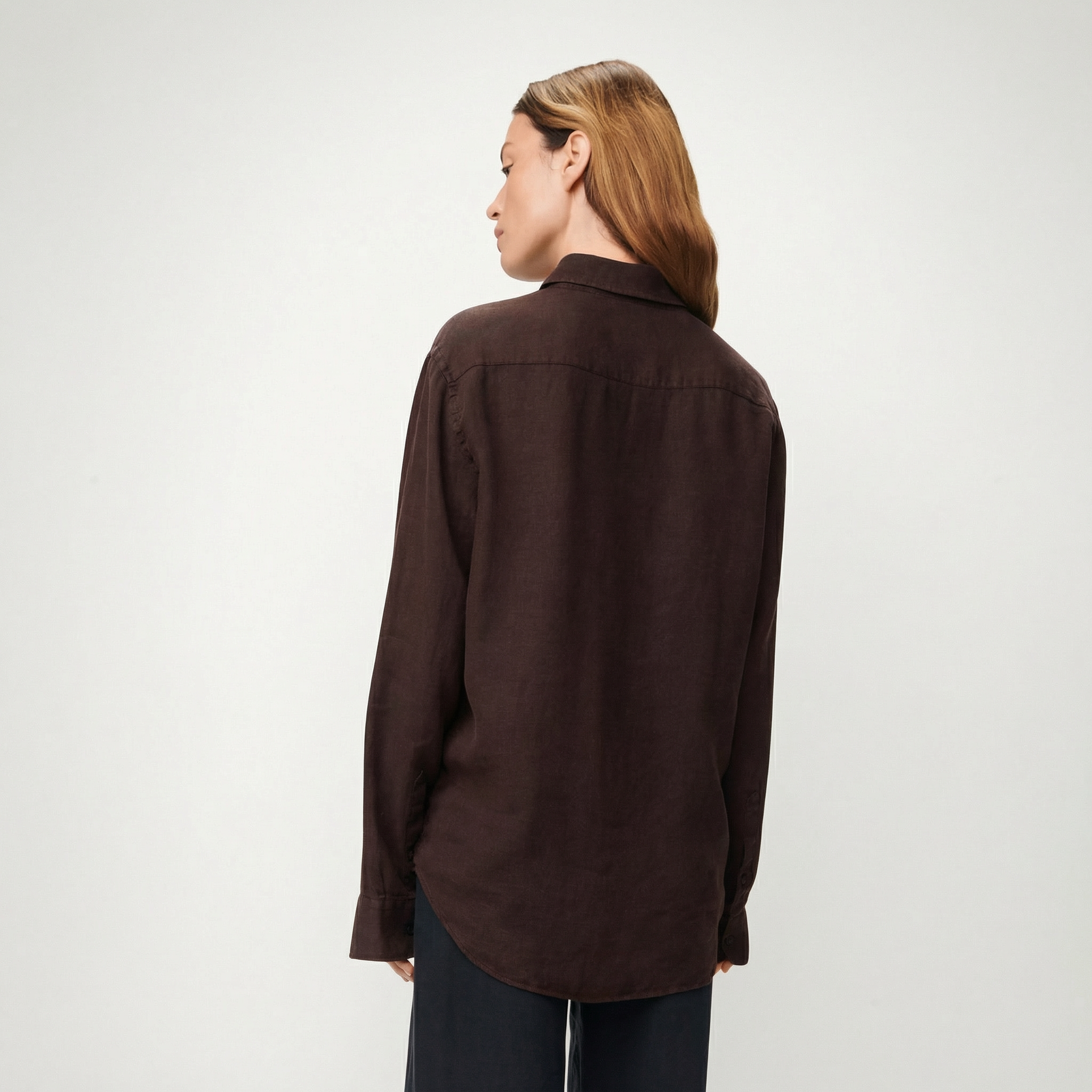 lois-lucas-prenda-de-vestir-para-hombre-y-mujer image 2