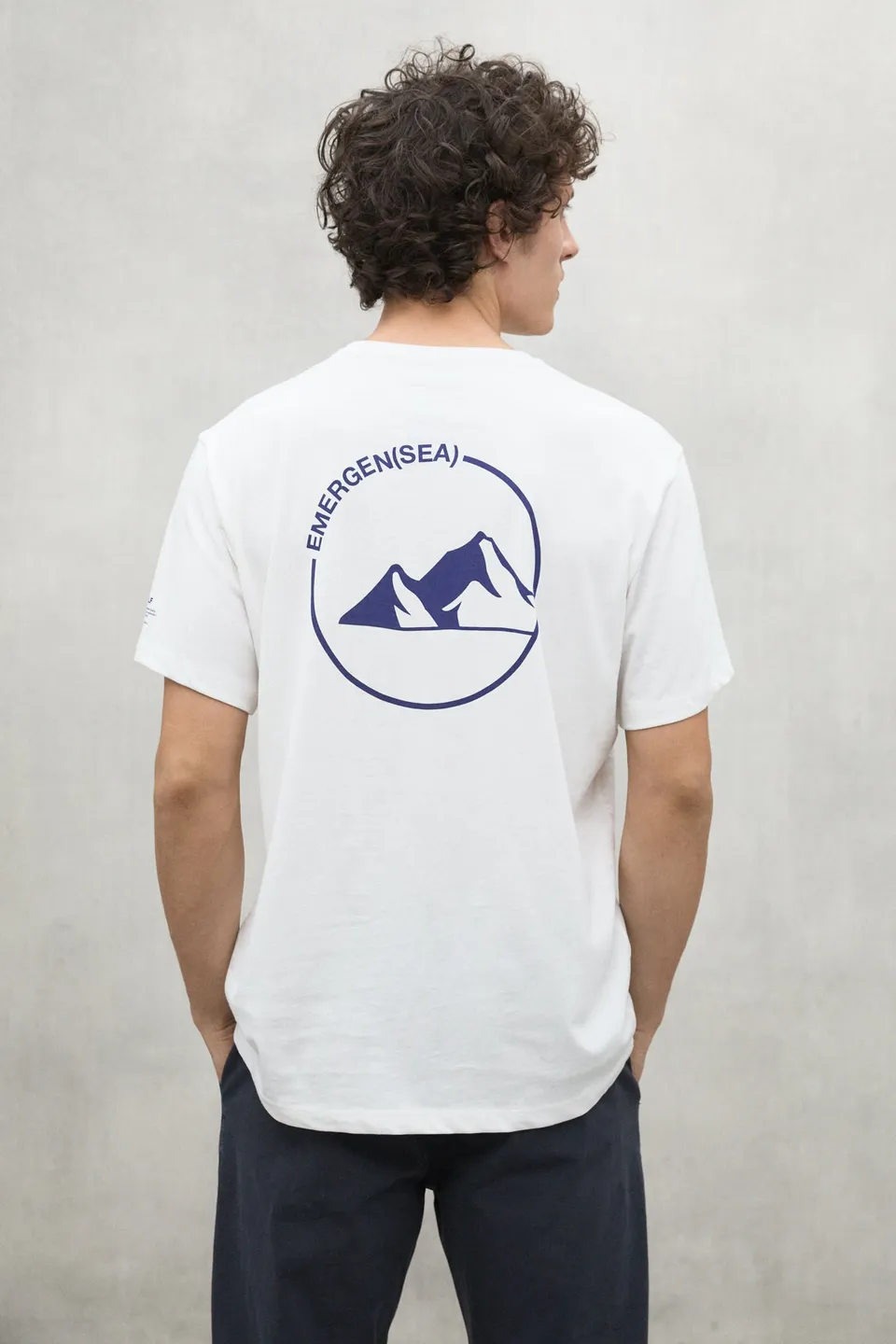 ecoalf-camiseta-chester-blanca-algod-n-org-nico-y-reciclado-con-estampado-emerge image 1