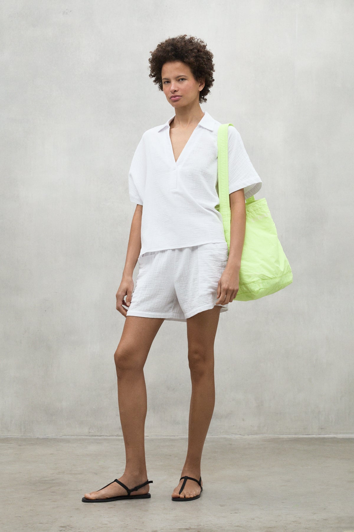 ecoalf-bolso-bucket-rio-amarillo-ligero-plegable-72-poliamida-reciclada-y-28-alg image 4