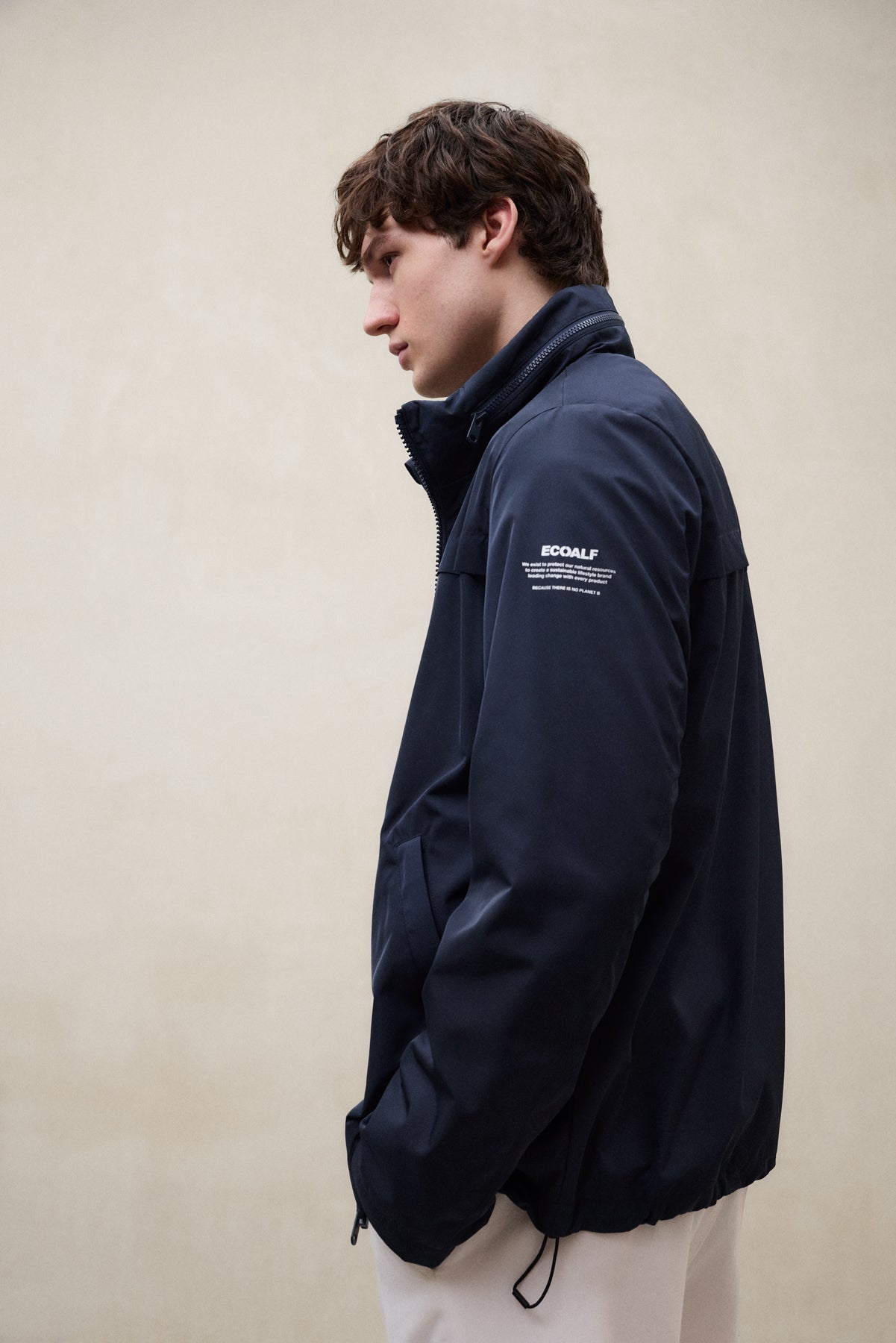 ecoalf-chaqueta-beni-azul-marino-100-poli-ster-reciclado-repelente-al-agua-con-c image 4