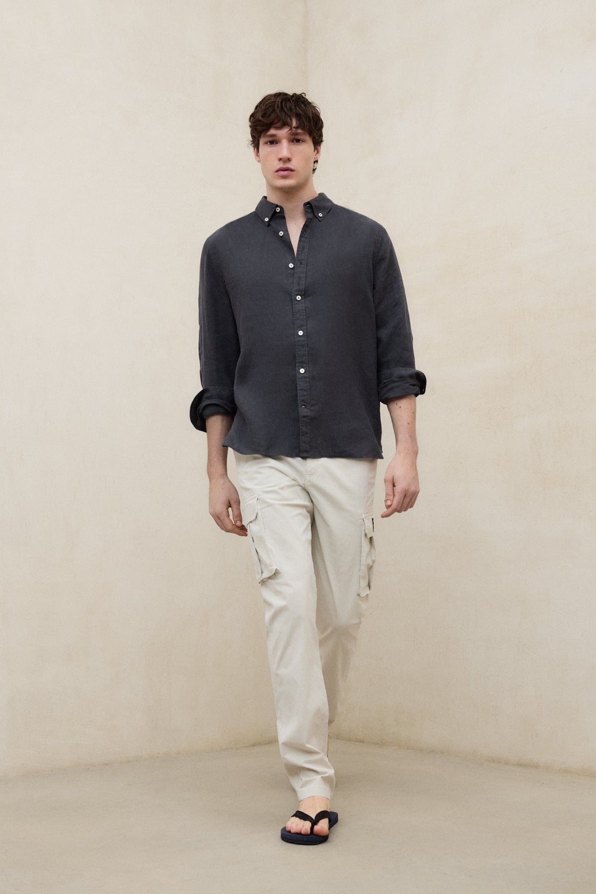 camisa-malibu-de-ecoalf-para-hombre-100-lino-gris-oscuro-manga-larga-fit-regular image 1