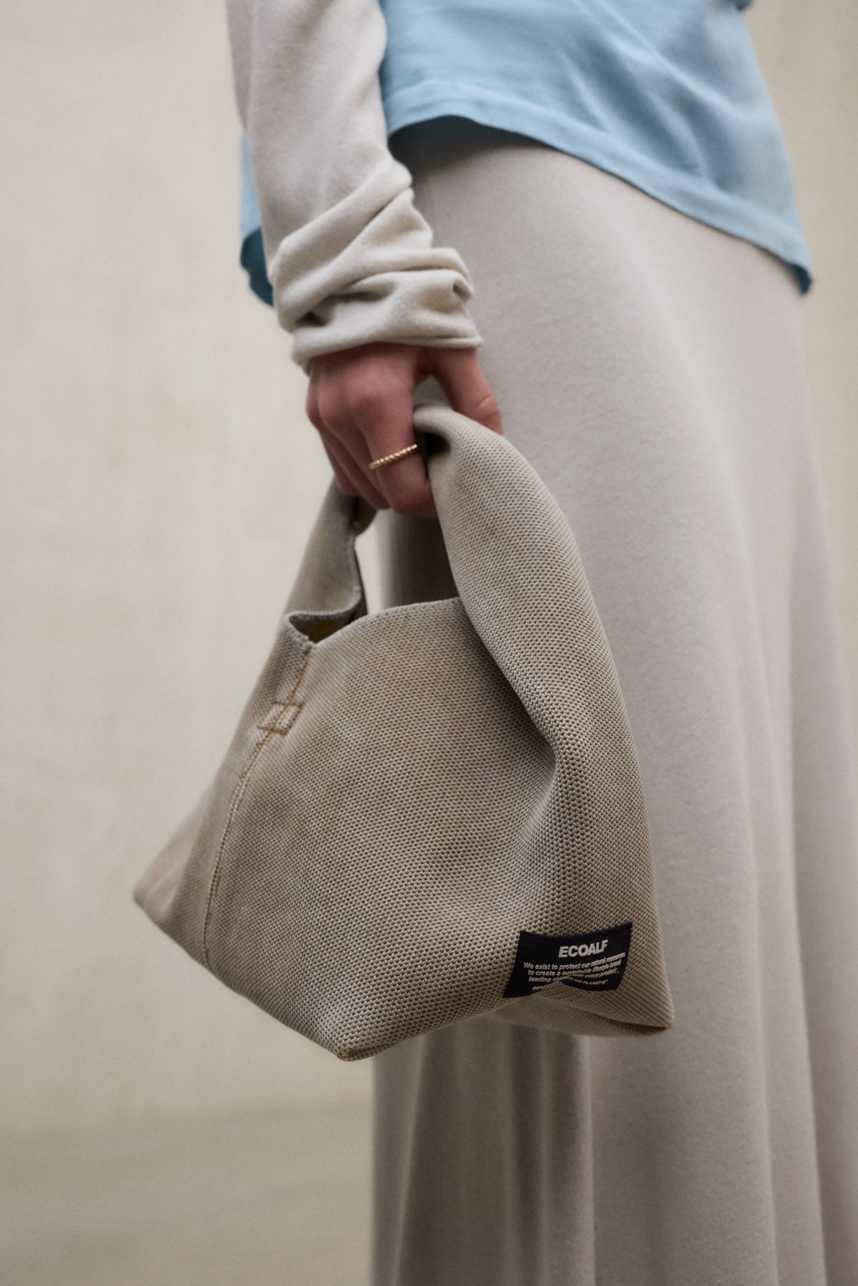 falda-ecoalf-ima-beige-de-mujer-viscosa-lenzing-ecovero-cintura-el-stica-y-corte image 5