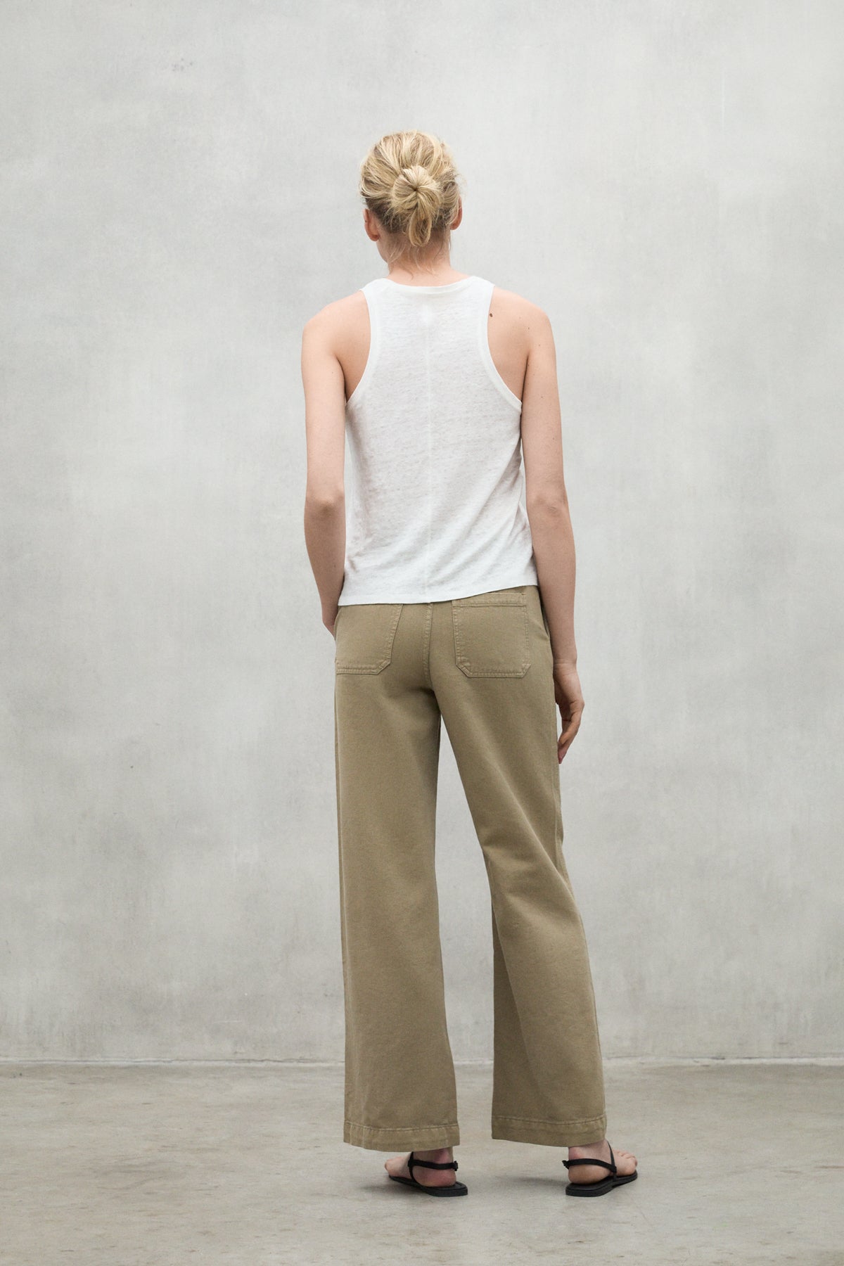 ecoalf-camiseta-halden-blanca-camiseta-de-tirantes-de-mujer-de-lino-100 image 2