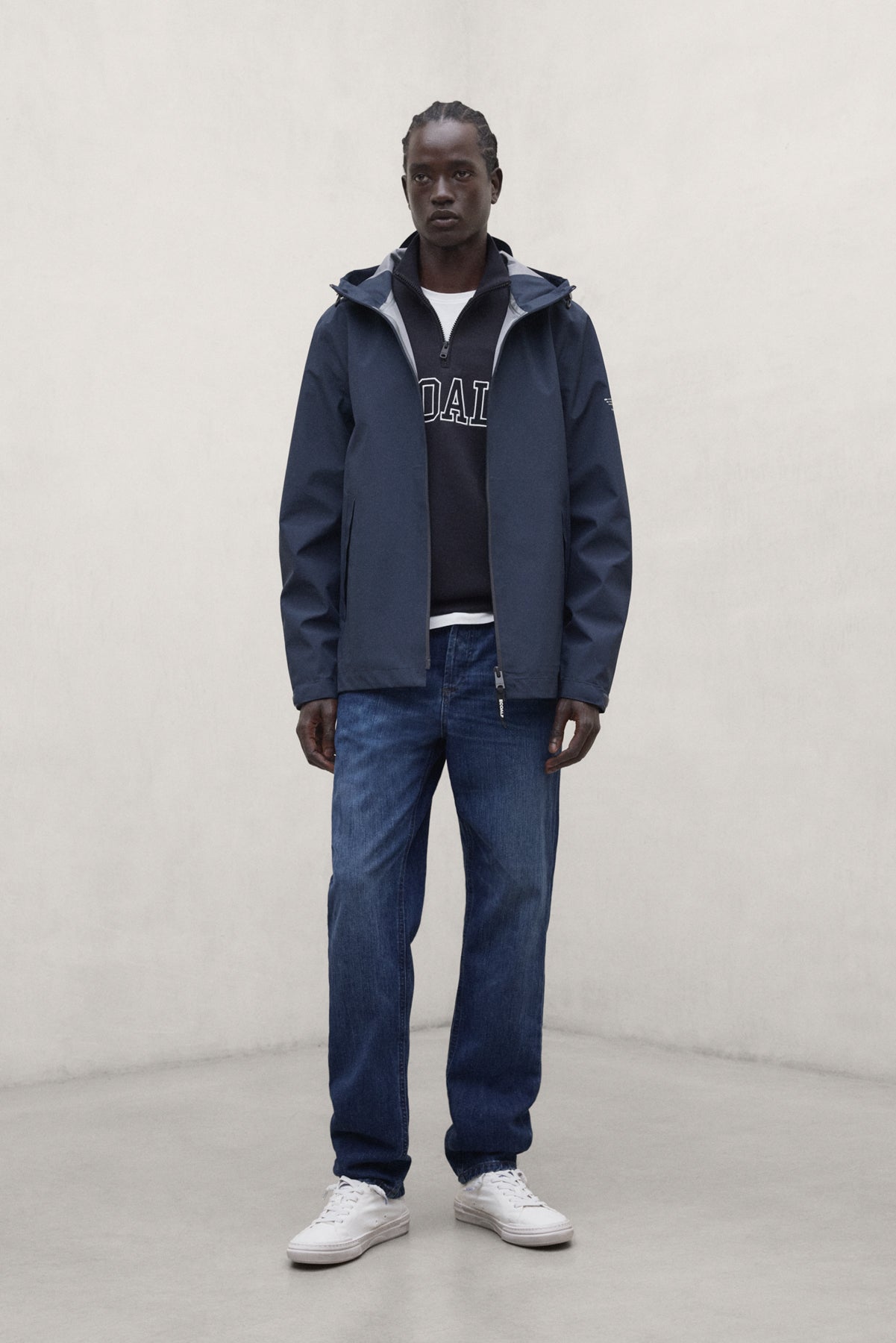 chaqueta-ecoalf-diluvio-azul-marino-impermeable-de-poli-ster-reciclado-para-homb image 2
