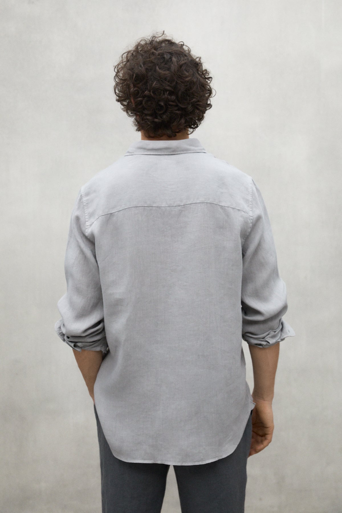 camisa-malibu-ecoalf-de-lino-para-hombre-gris-fit-regular image 4