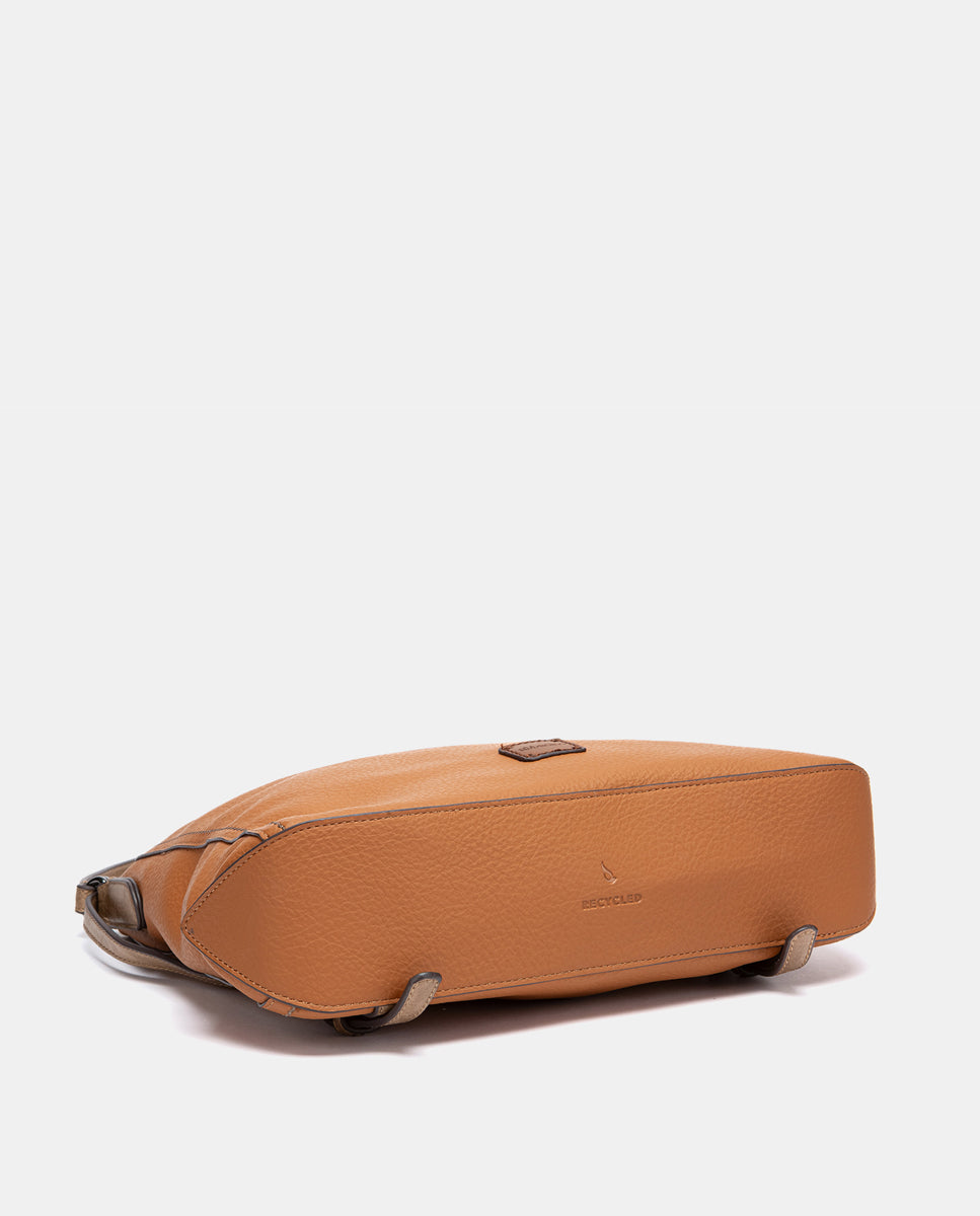 abbacino-bolso-multifuncional-reciclado-cognac-convertible-mochila image 5