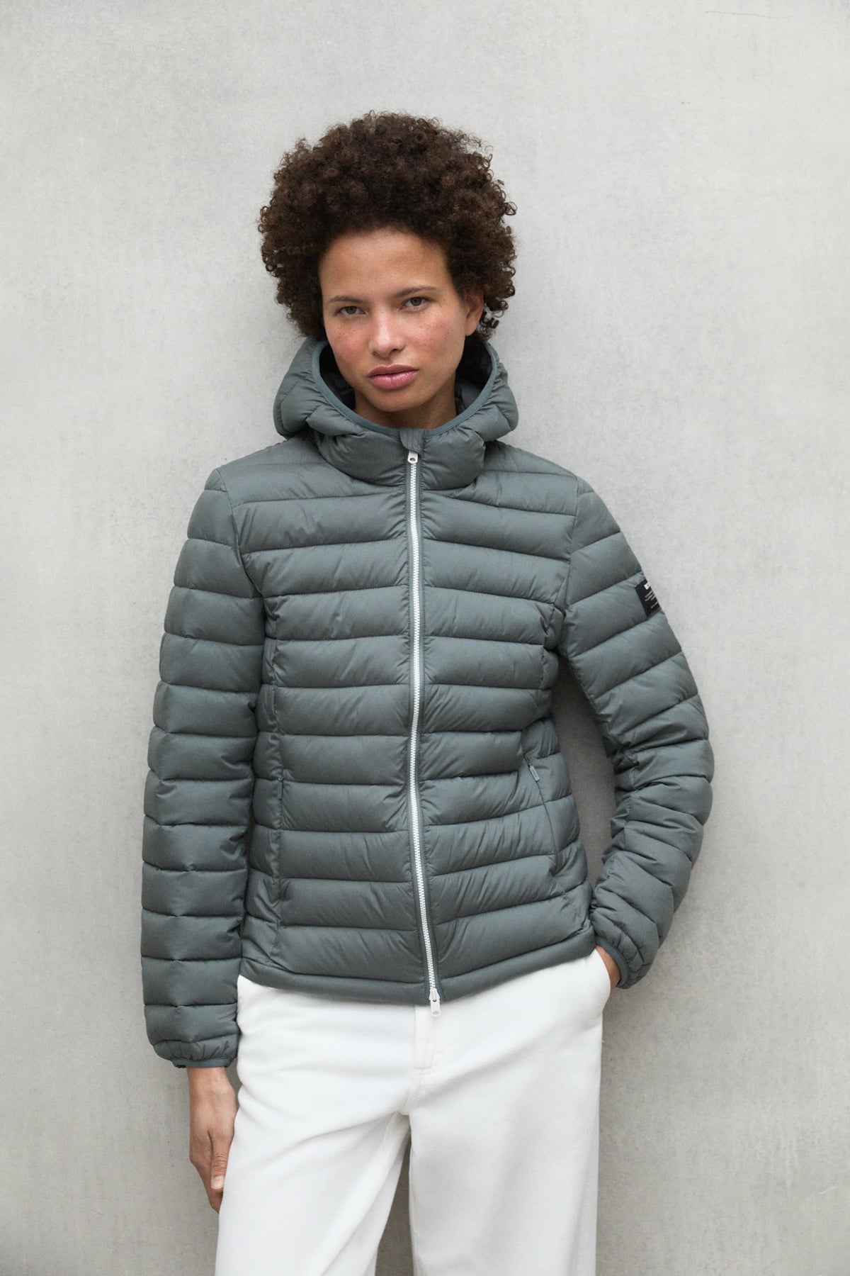 chaqueta-atlantic-verde-ecoalf-poliamida-100-reciclada-ultraligera-y-repelente-a image 3