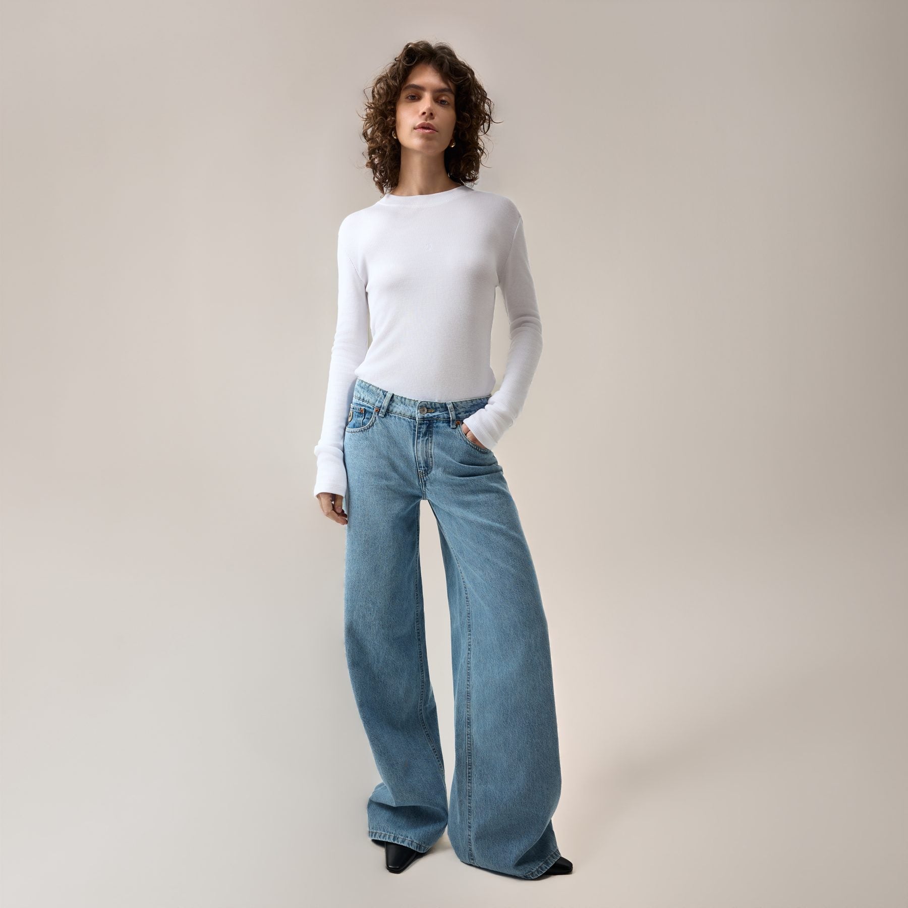 lois-skale-mid image 2