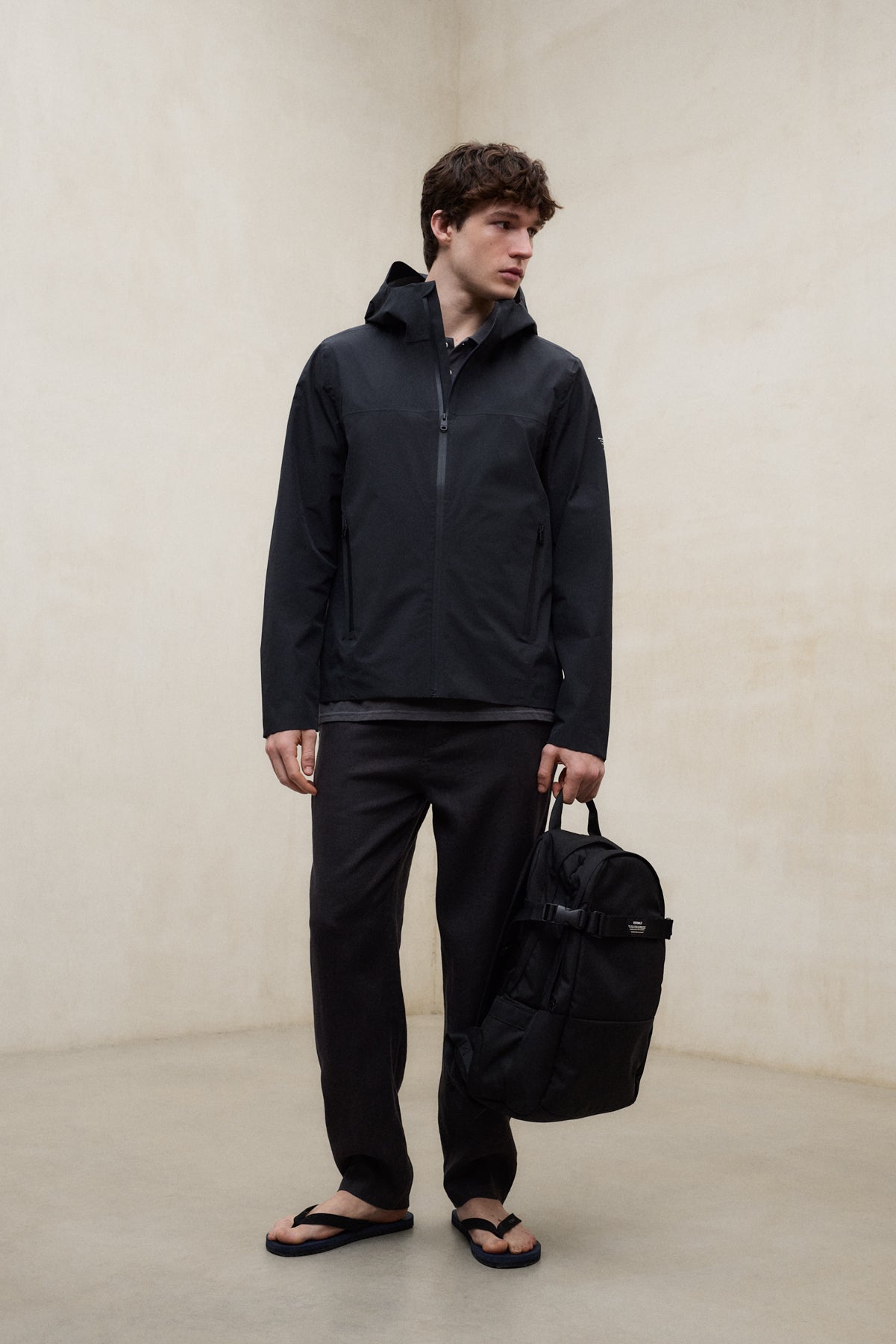 ecoalf-chaqueta-darwin-negra-de-poli-ster-reciclado-para-hombre image 6
