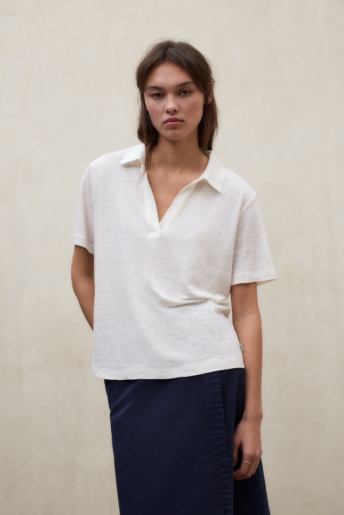 camiseta-ecoalf-troms-blanca-de-lino-para-mujer image 3