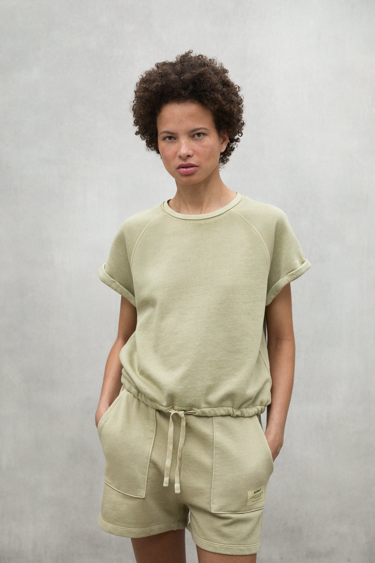 sudadera-ecoalf-reine-khaki-de-mujer-algod-n-reciclado-fit-holgado-mangas-ragl-n image 2