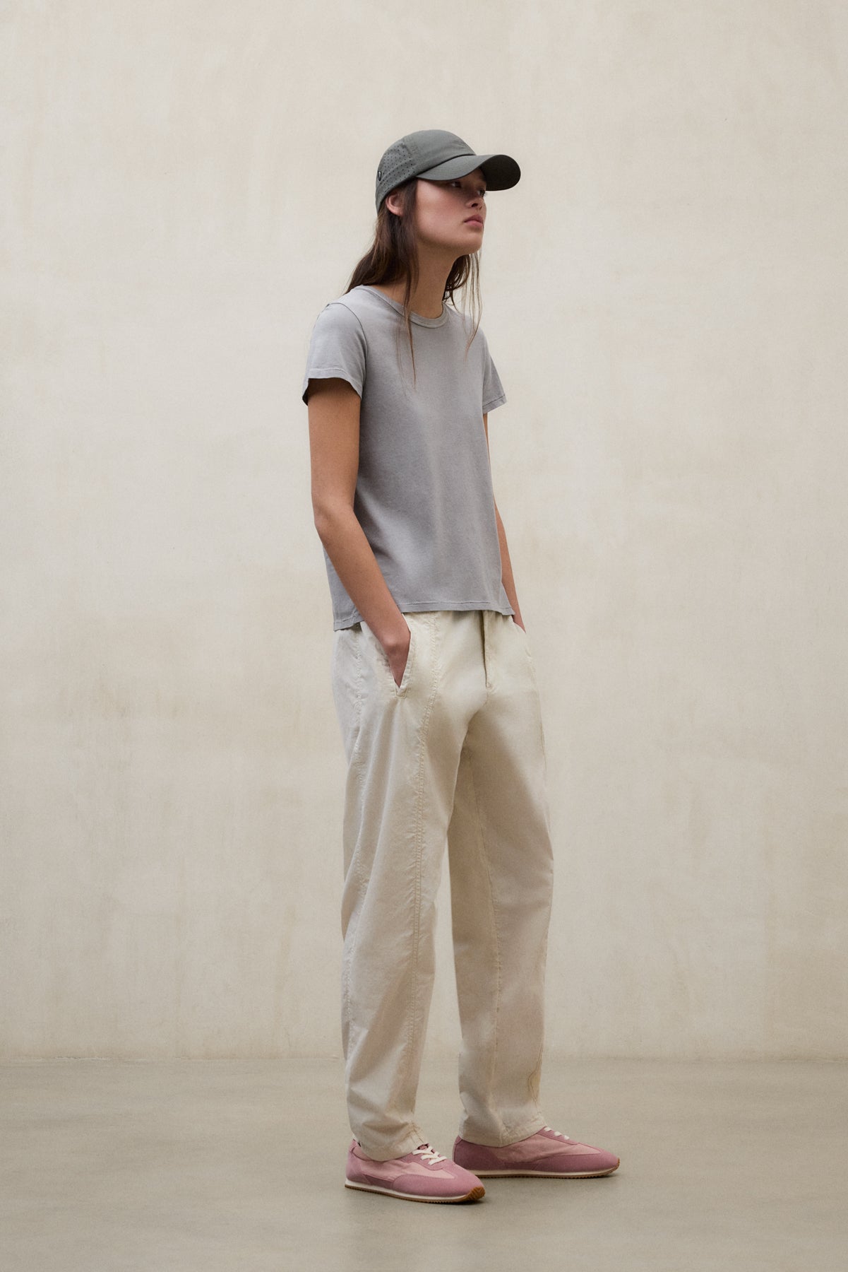 pantalones-ripoll-ecoalf-beige-100-algod-n-regenerativo-tinte-natural-corte-regu image 1