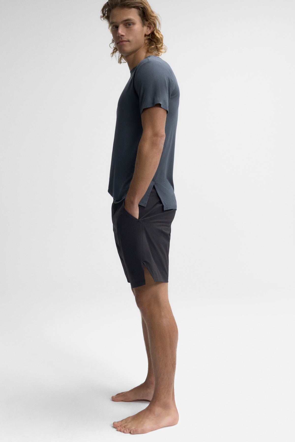 ecoalf-camiseta-amed-gris-de-hombre-micromodal-transpirable-y-ligera image 8