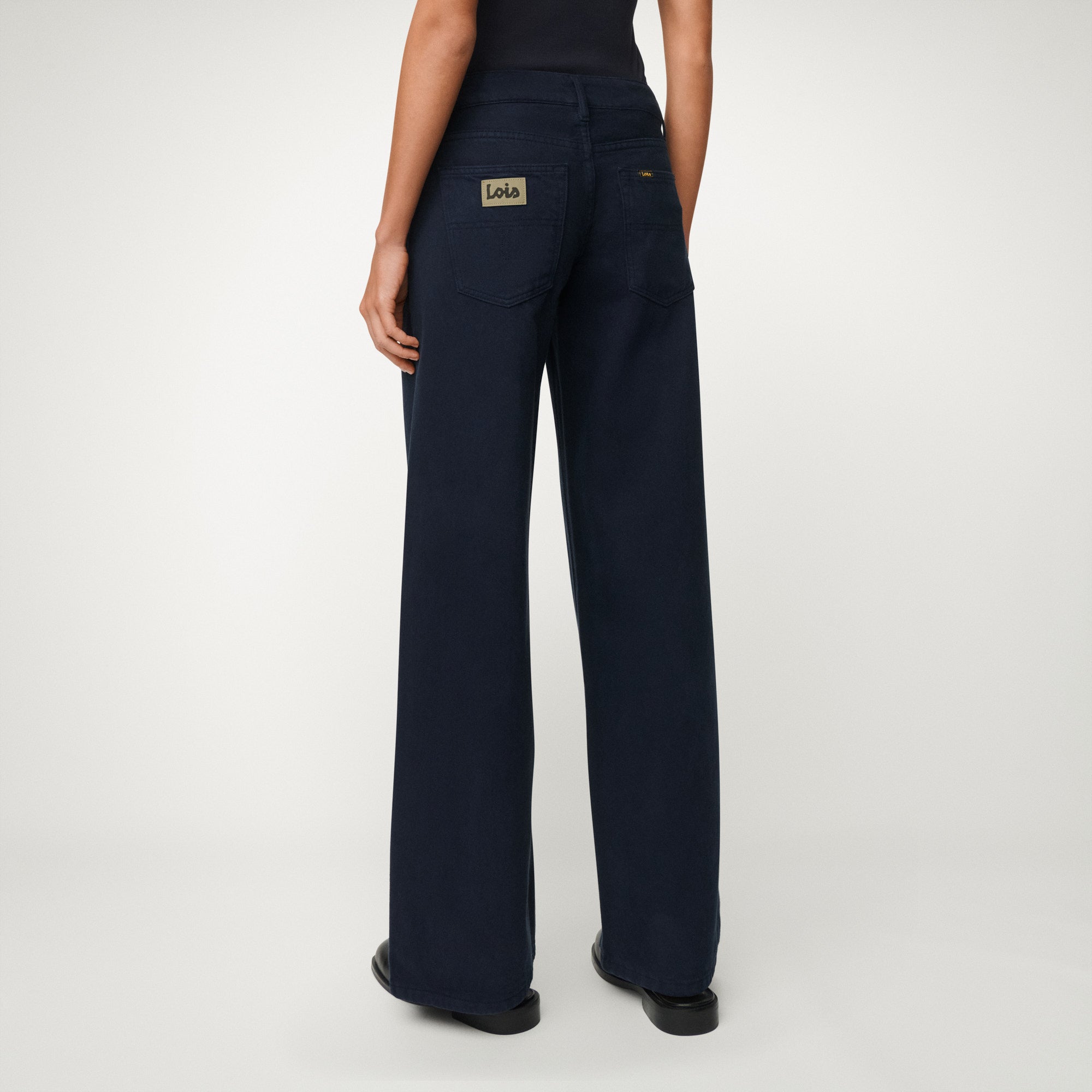 pantalones-lois-skale-corte-moderno-y-vers-til image 3